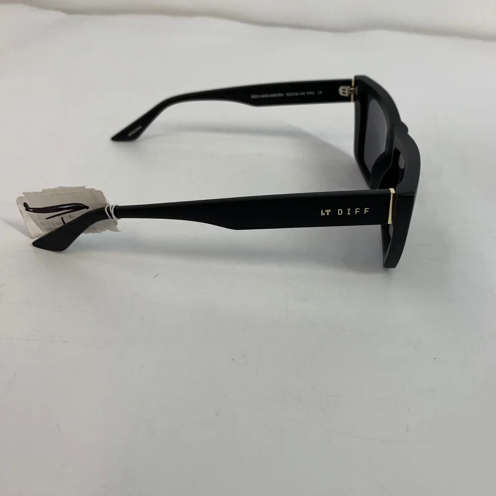 Diff Eyewear chic oversized